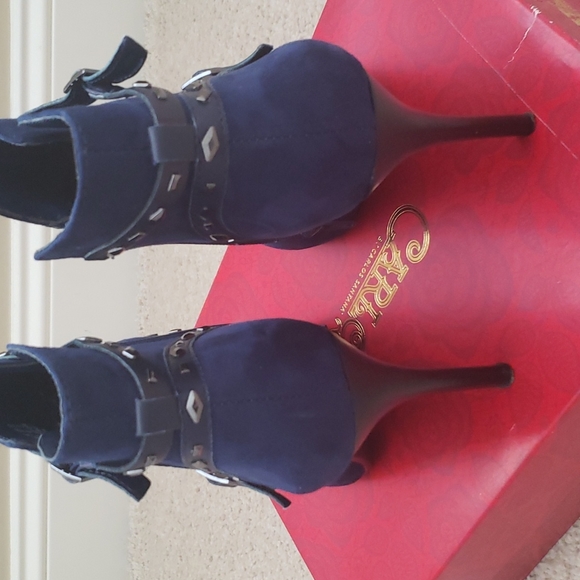 Booties - Picture 4 of 4